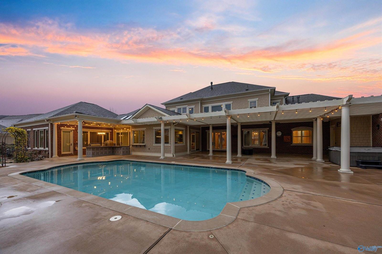 55 Mcmullen Lane, Gurley, AL 35748