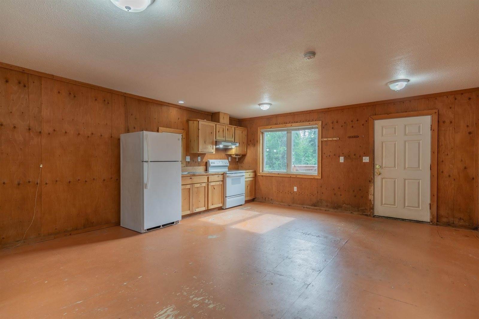 1123 Farmers Loop Road, Fairbanks, AK 99712