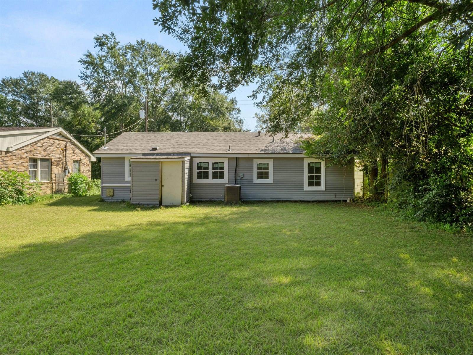 921 Lake Ct Dr, DeRidder, LA 70634