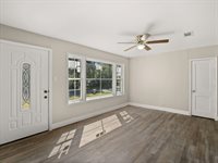 921 Lake Ct Dr, DeRidder, LA 70634