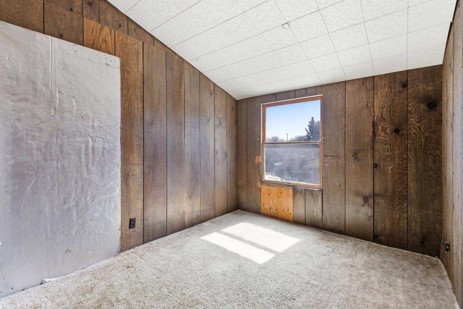 19 5th Avenue West, Kalispell, MT 59901