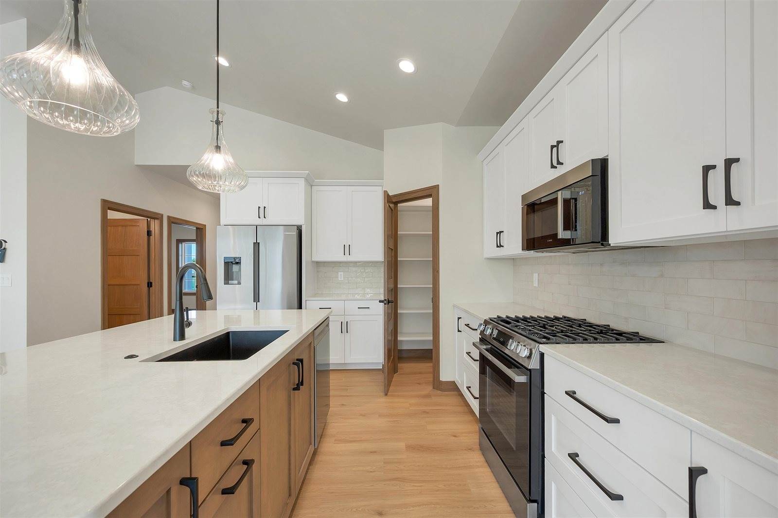 2387 Whispering Wind Lane, Green Bay, WI 54303