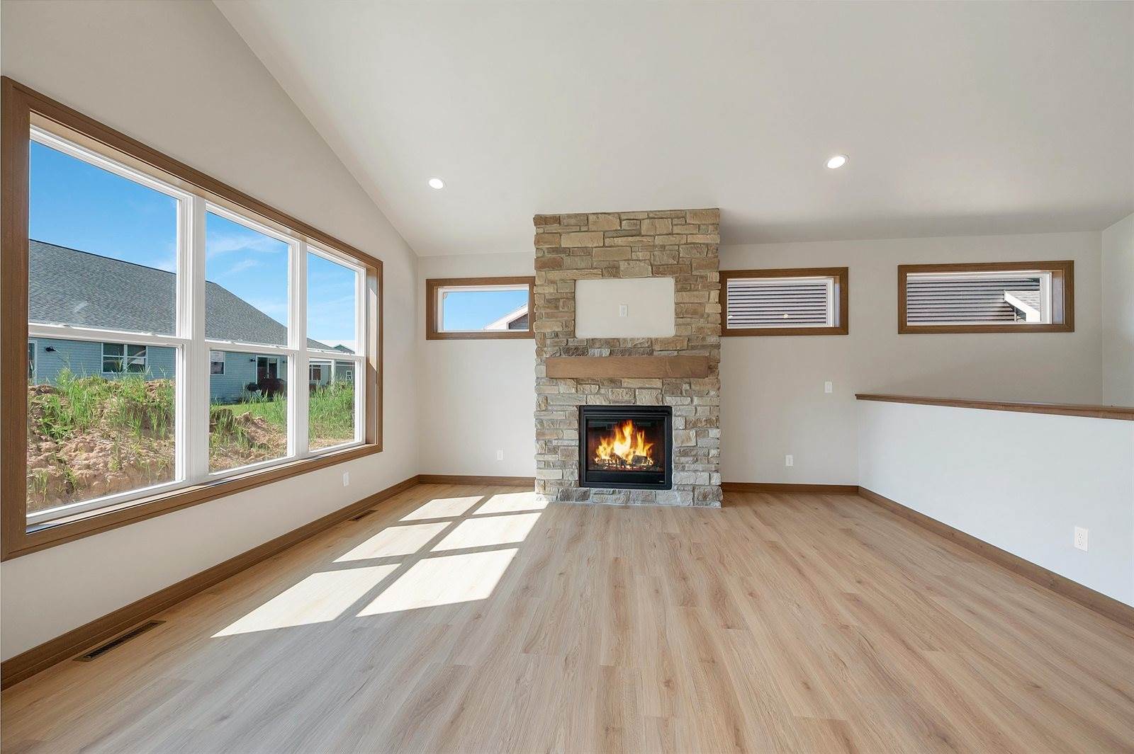 2387 Whispering Wind Lane, Green Bay, WI 54303