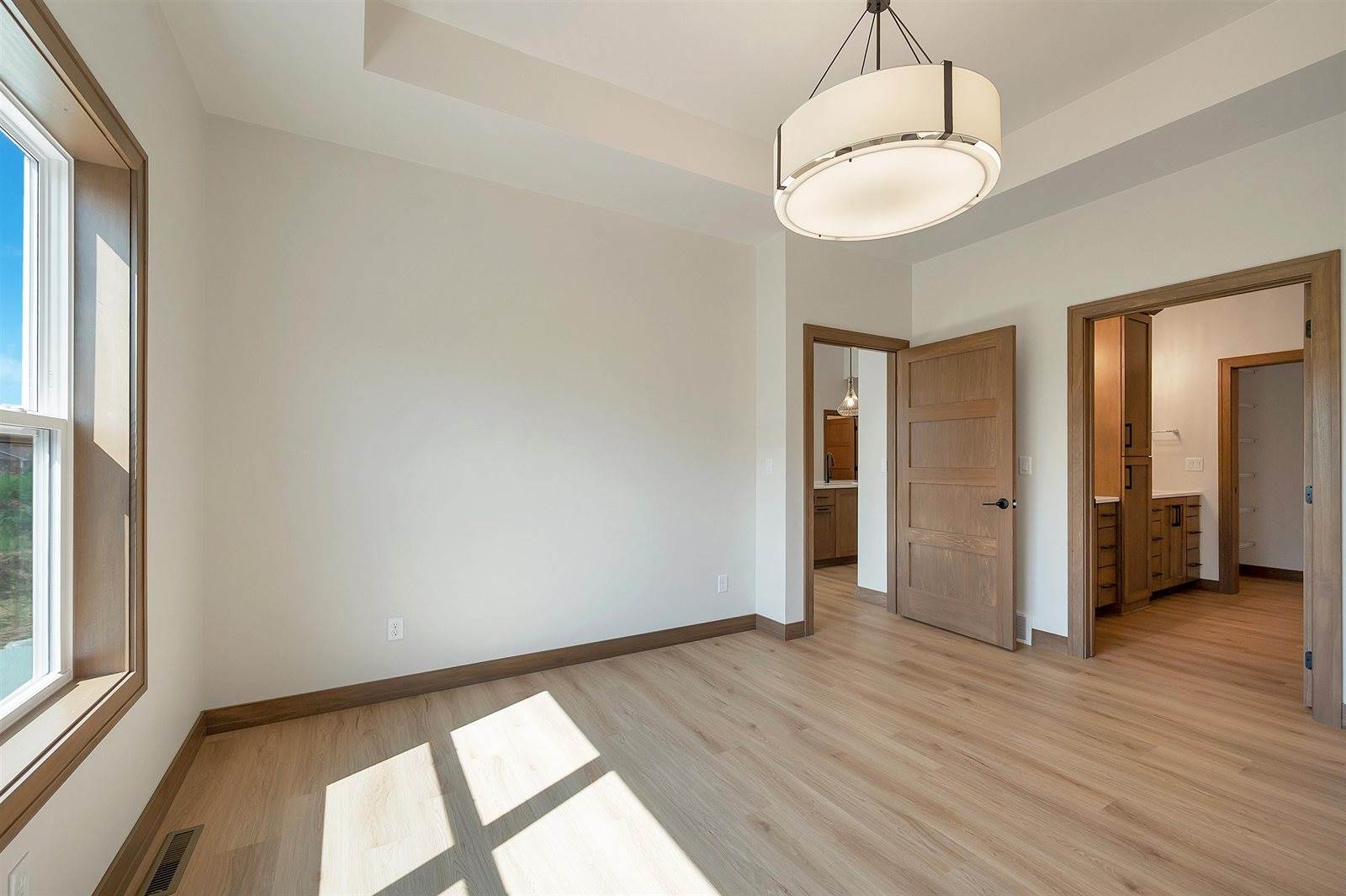2387 Whispering Wind Lane, Green Bay, WI 54303