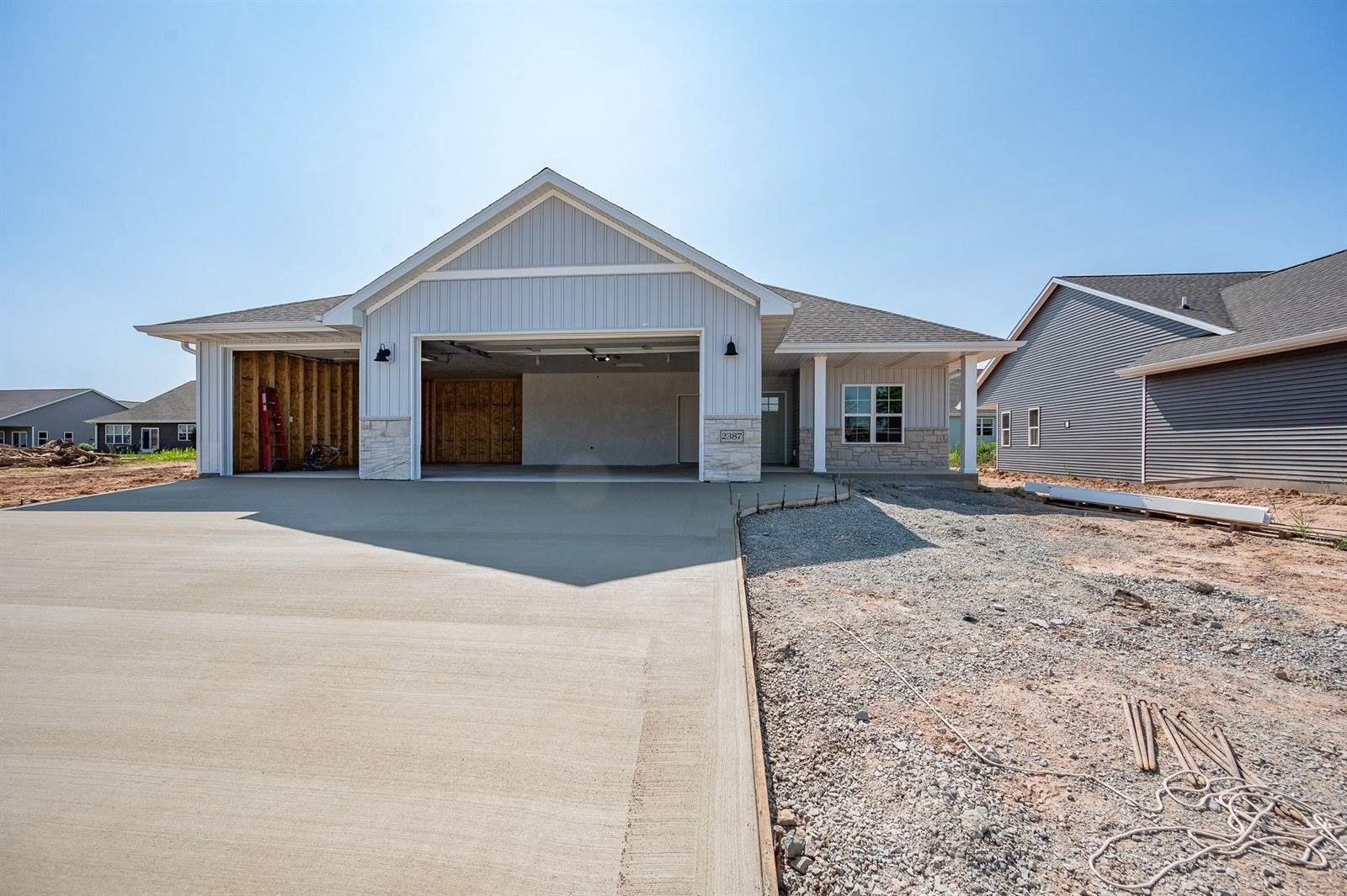 2387 Whispering Wind Lane, Green Bay, WI 54303