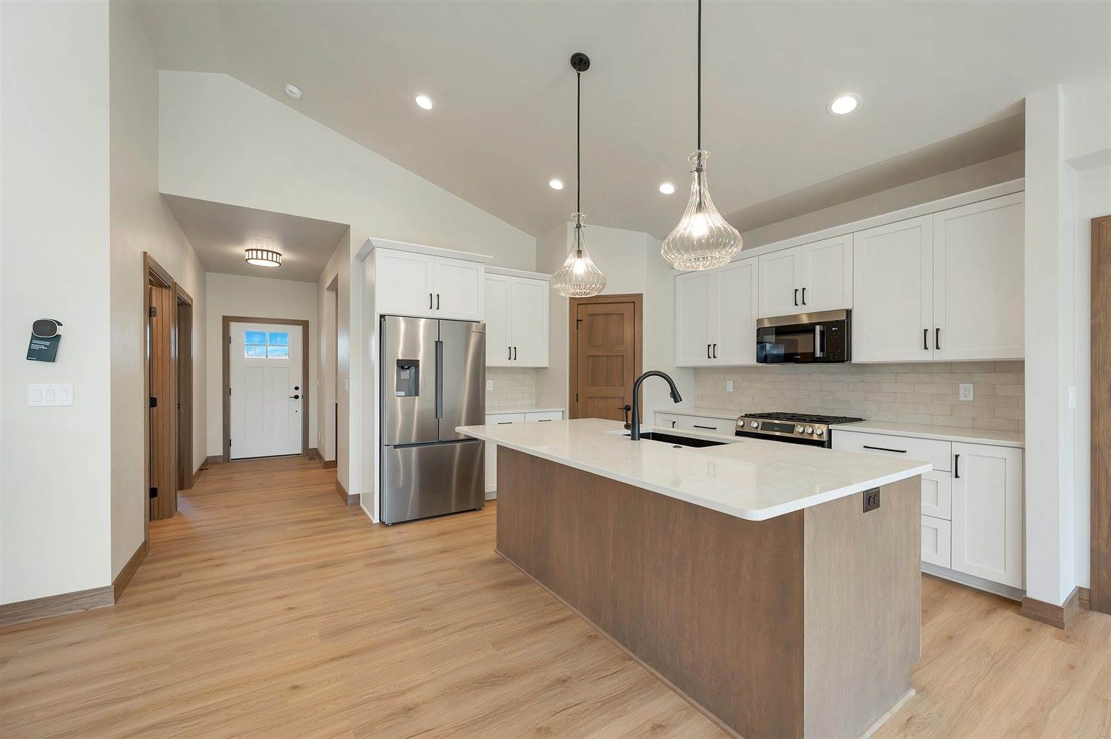 2387 Whispering Wind Lane, Green Bay, WI 54303