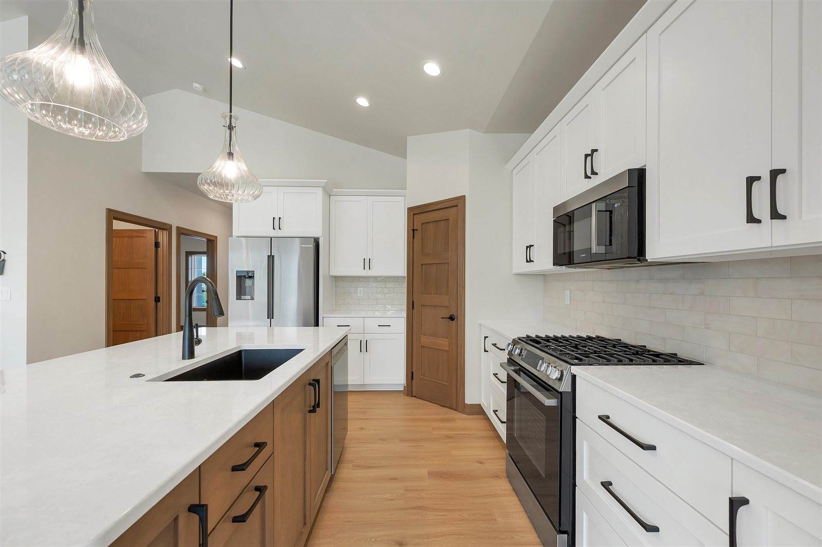 2387 Whispering Wind Lane, Green Bay, WI 54303