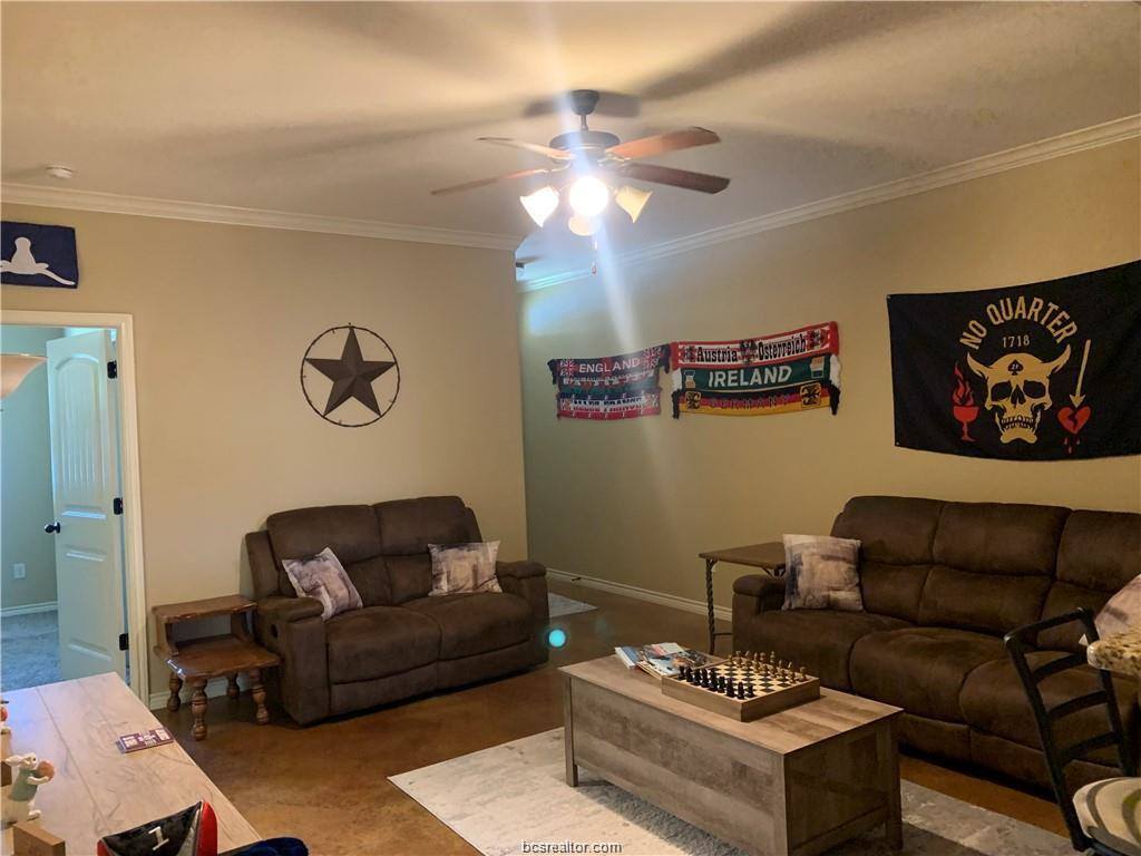 3329 Lieutenant Avenue, College Station, TX 77845