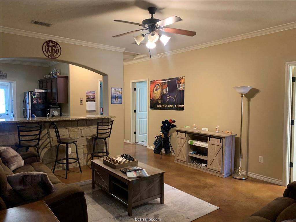 3329 Lieutenant Avenue, College Station, TX 77845