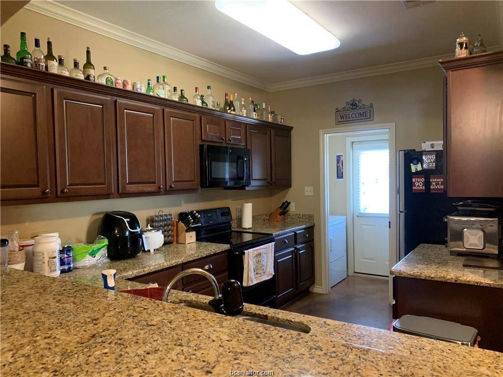 3329 Lieutenant Avenue, College Station, TX 77845