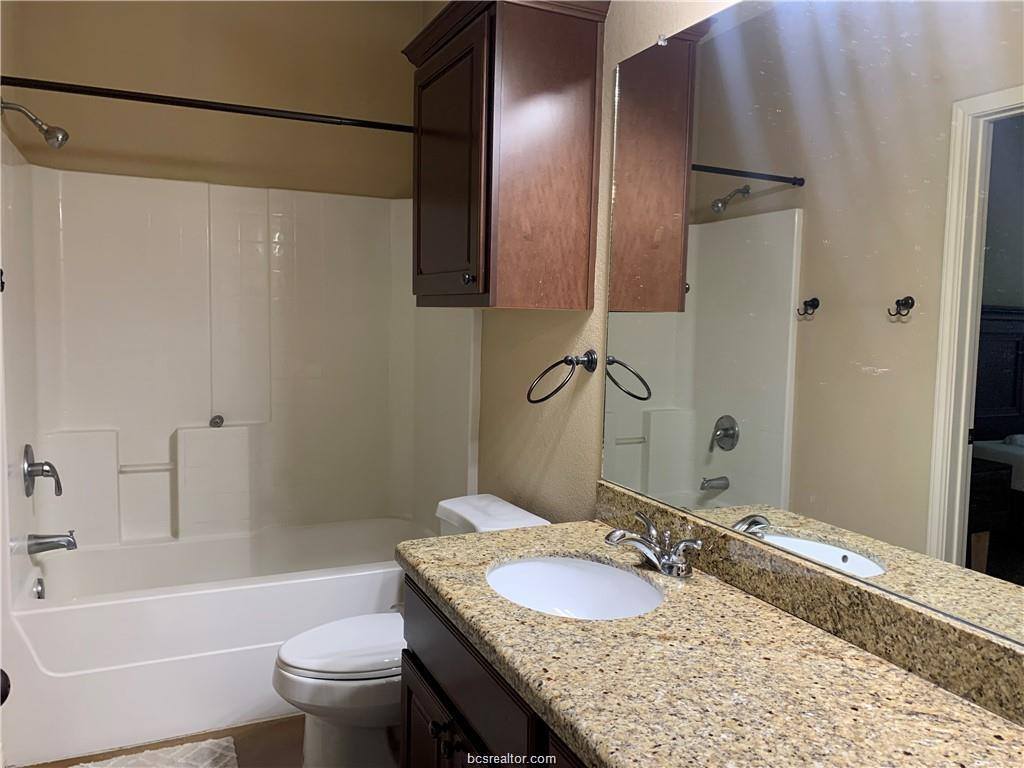 3329 Lieutenant Avenue, College Station, TX 77845
