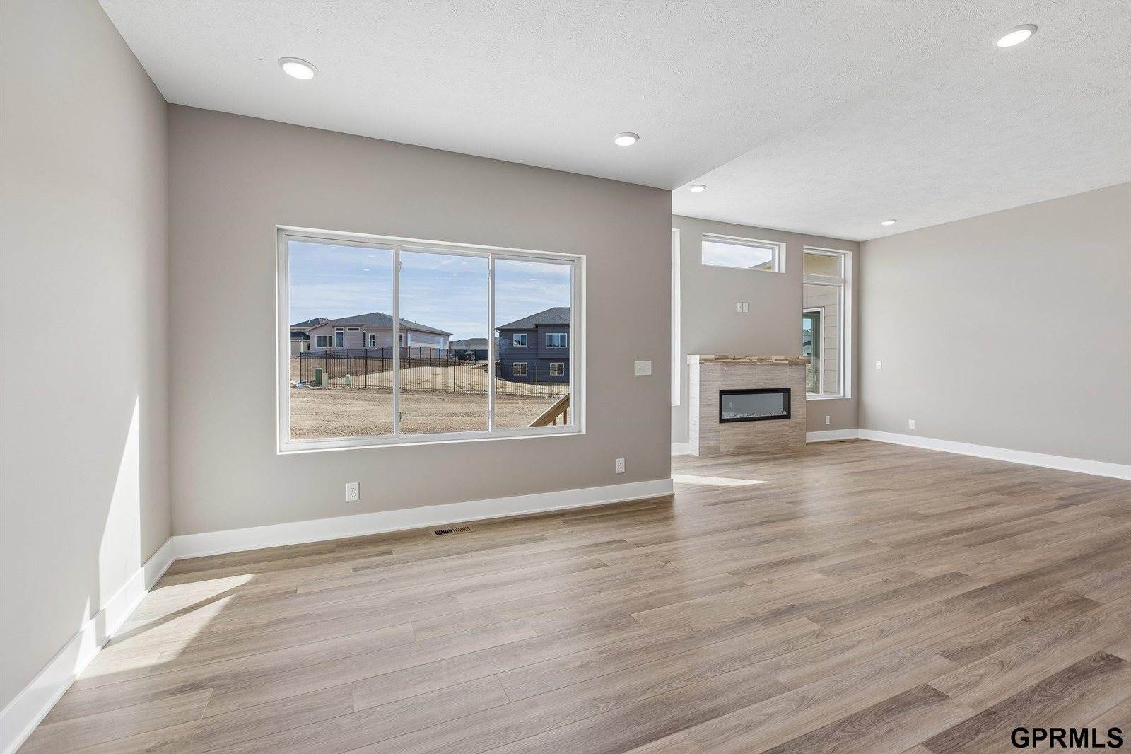 7711 South 180 Avenue, Omaha, NE 68136