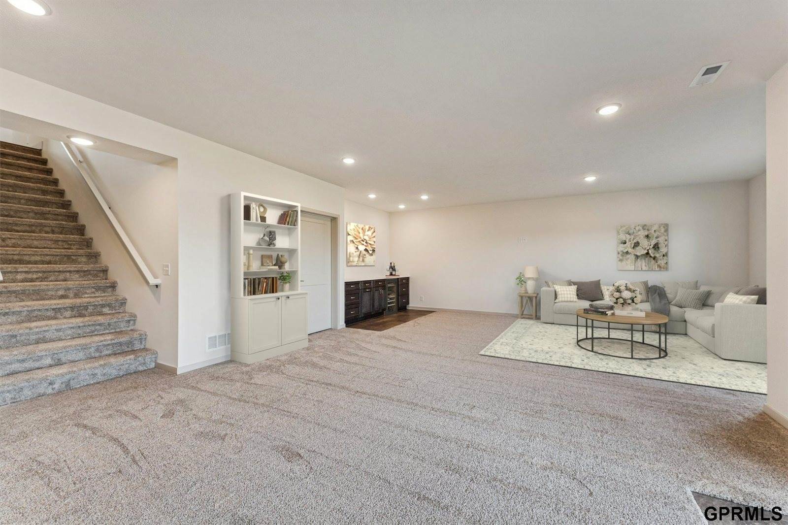 21907 McClellan Drive, Gretna, NE 68028