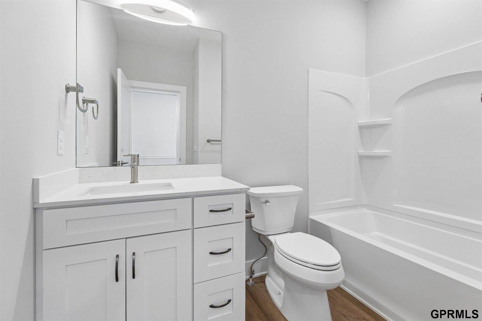 21907 McClellan Drive, Gretna, NE 68028