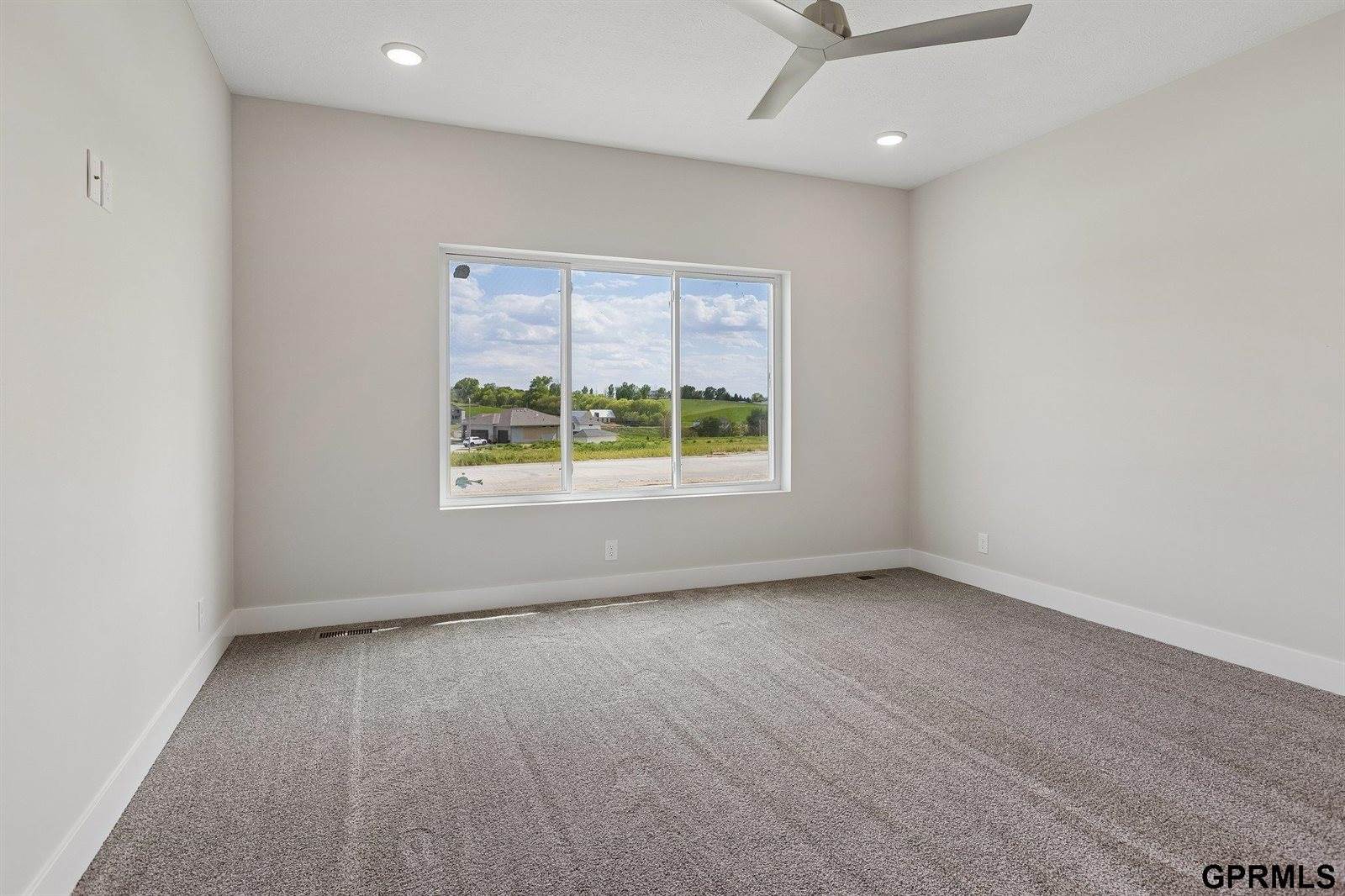 21907 McClellan Drive, Gretna, NE 68028