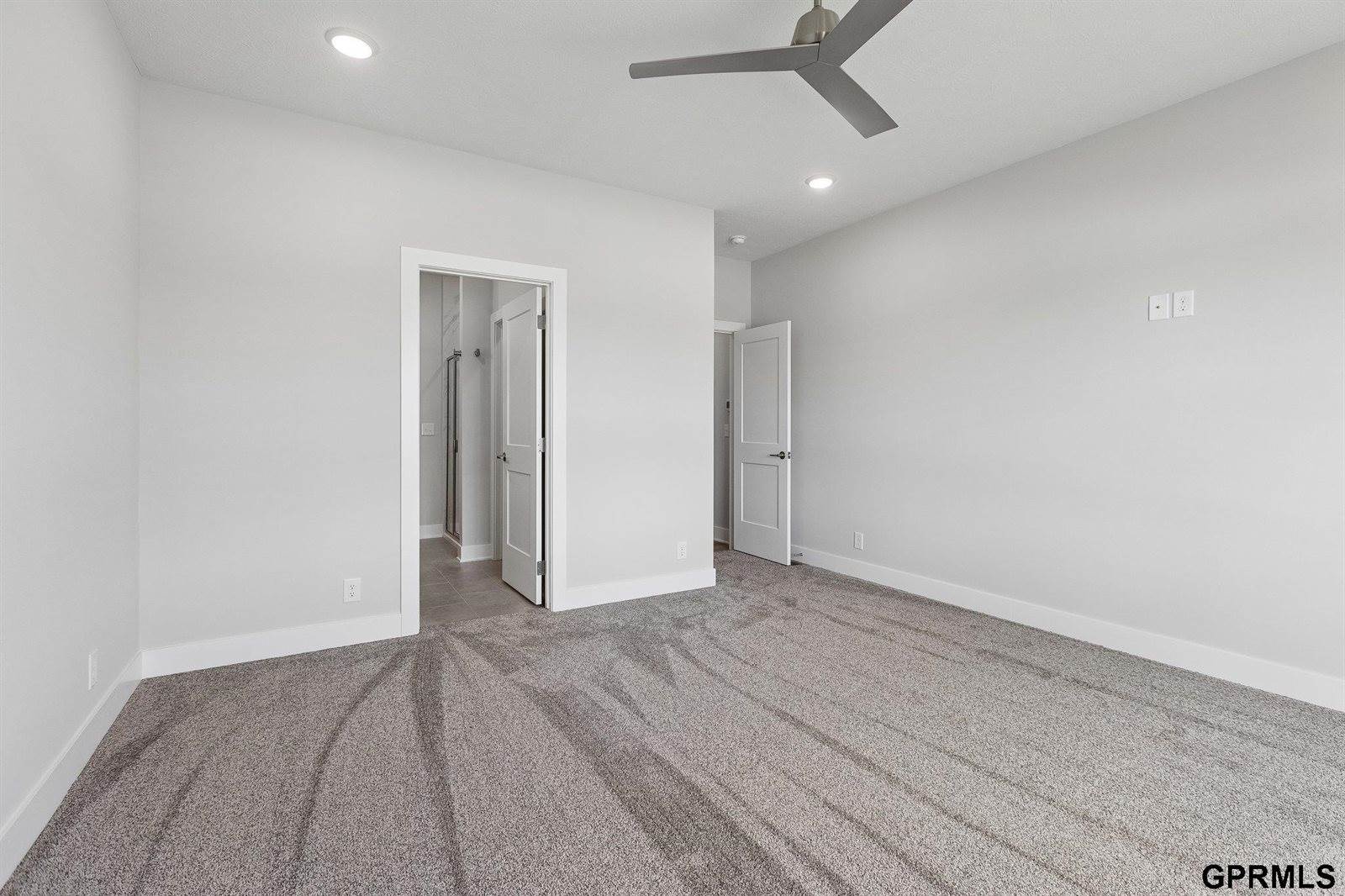 21907 McClellan Drive, Gretna, NE 68028