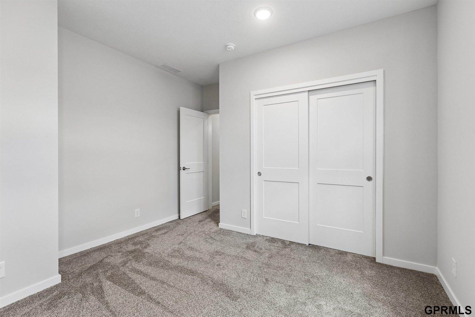 21907 McClellan Drive, Gretna, NE 68028