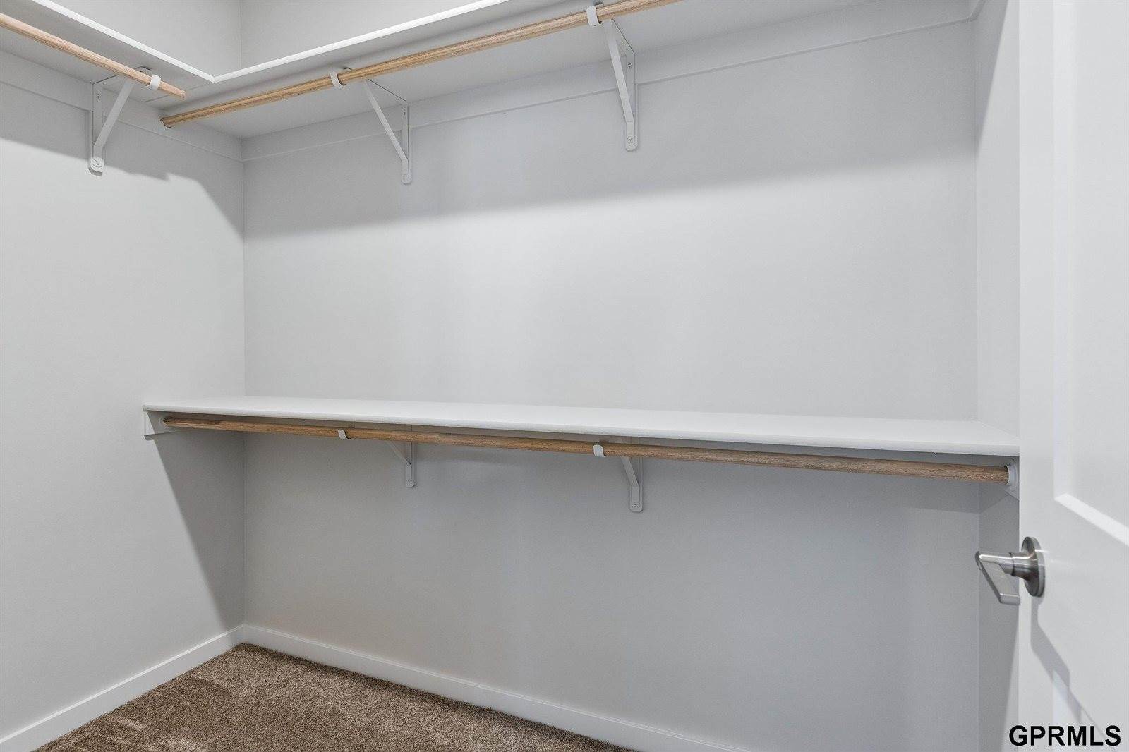 21907 McClellan Drive, Gretna, NE 68028