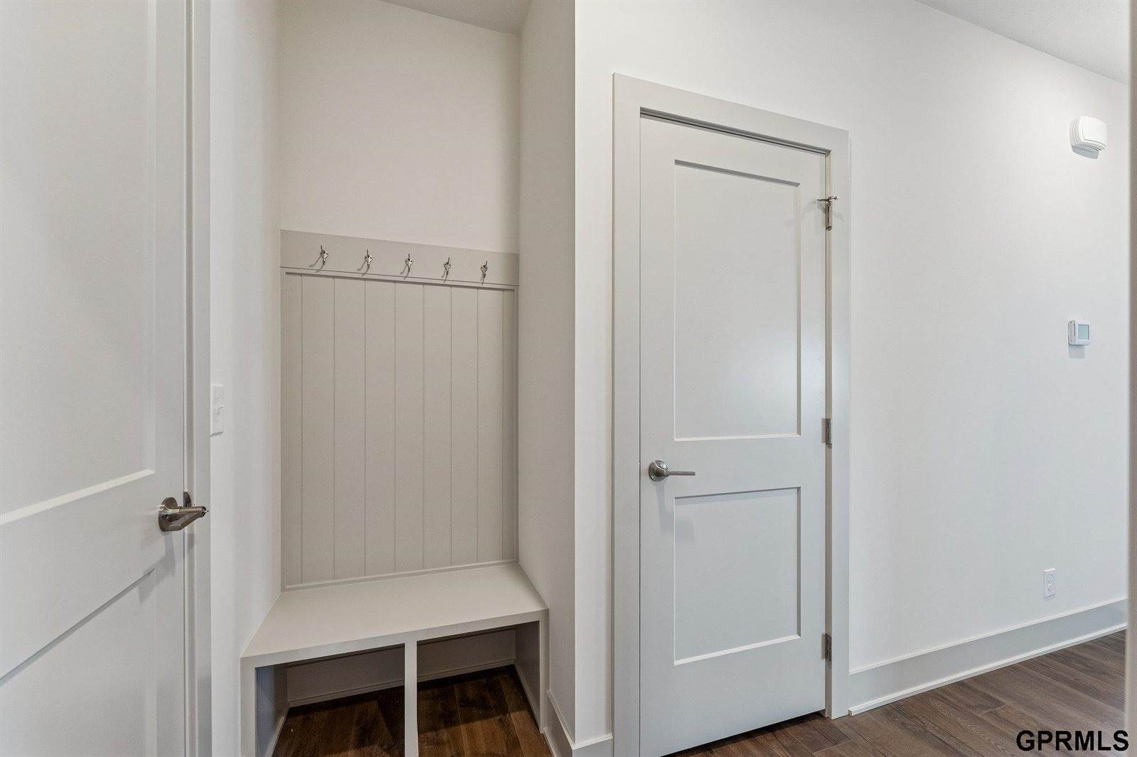 21907 McClellan Drive, Gretna, NE 68028