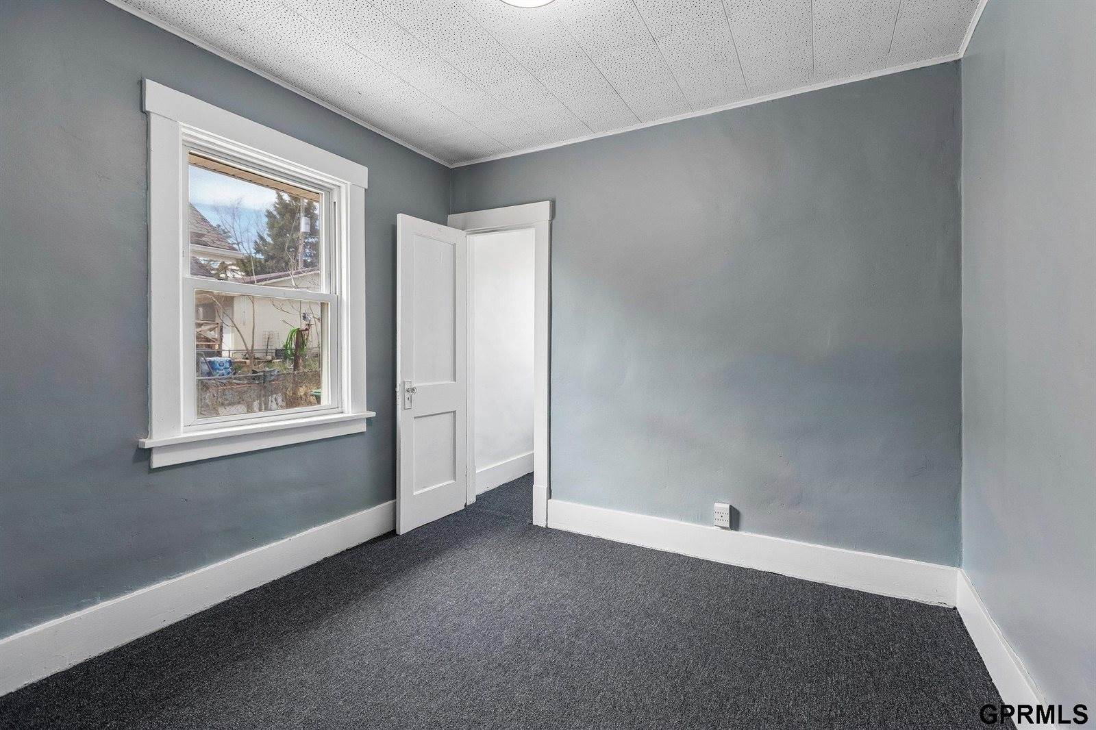 424 Grover Street, Omaha, NE 68108