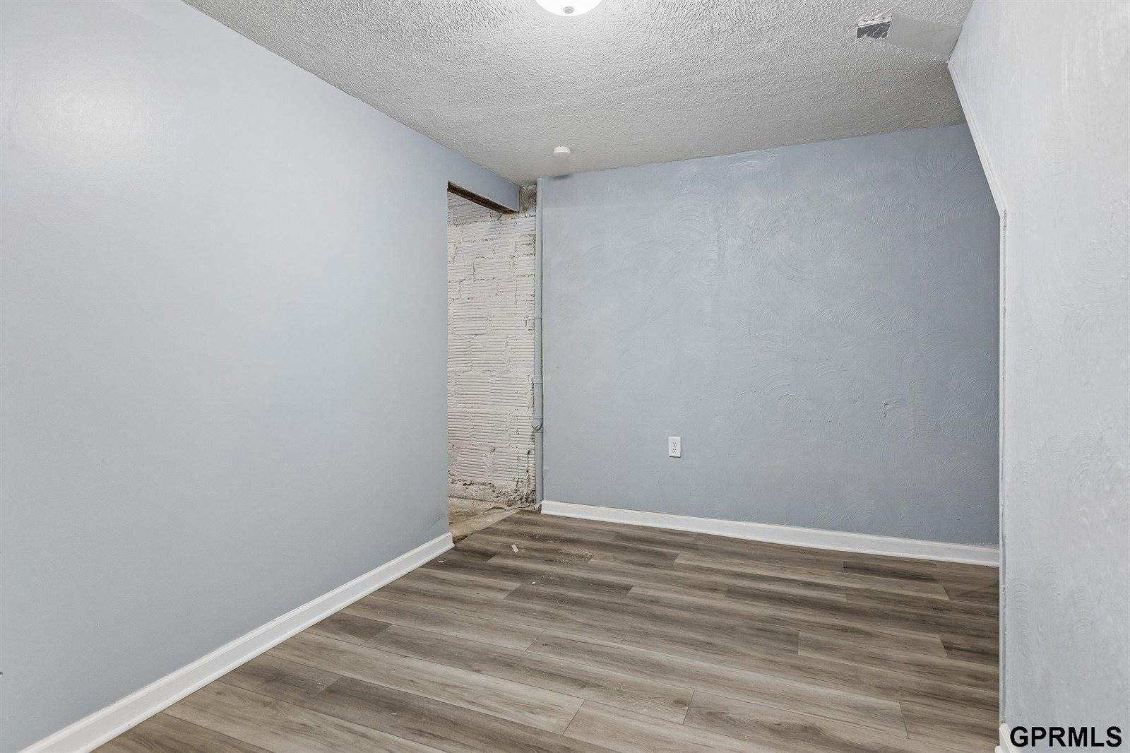 424 Grover Street, Omaha, NE 68108