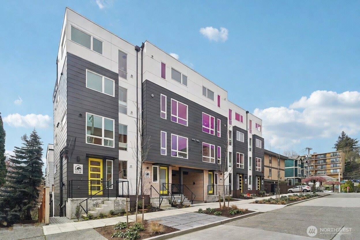 517 Howe Street, #B, Seattle, WA 98109