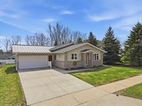 404 W Ives Street, Marshfield, WI 54449