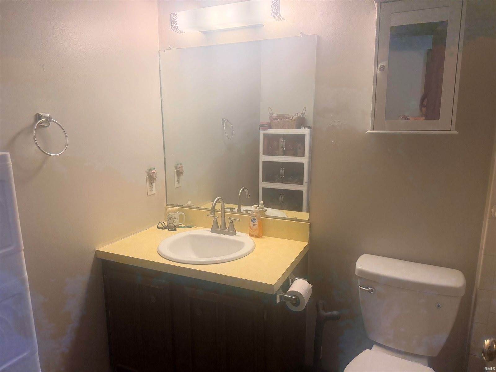 200 W Charter Drive, Muncie, IN 47303