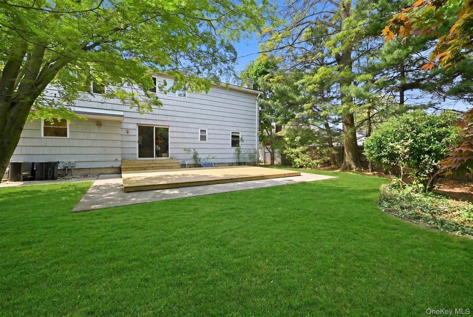 140 North Street, Locust Valley, NY 11560