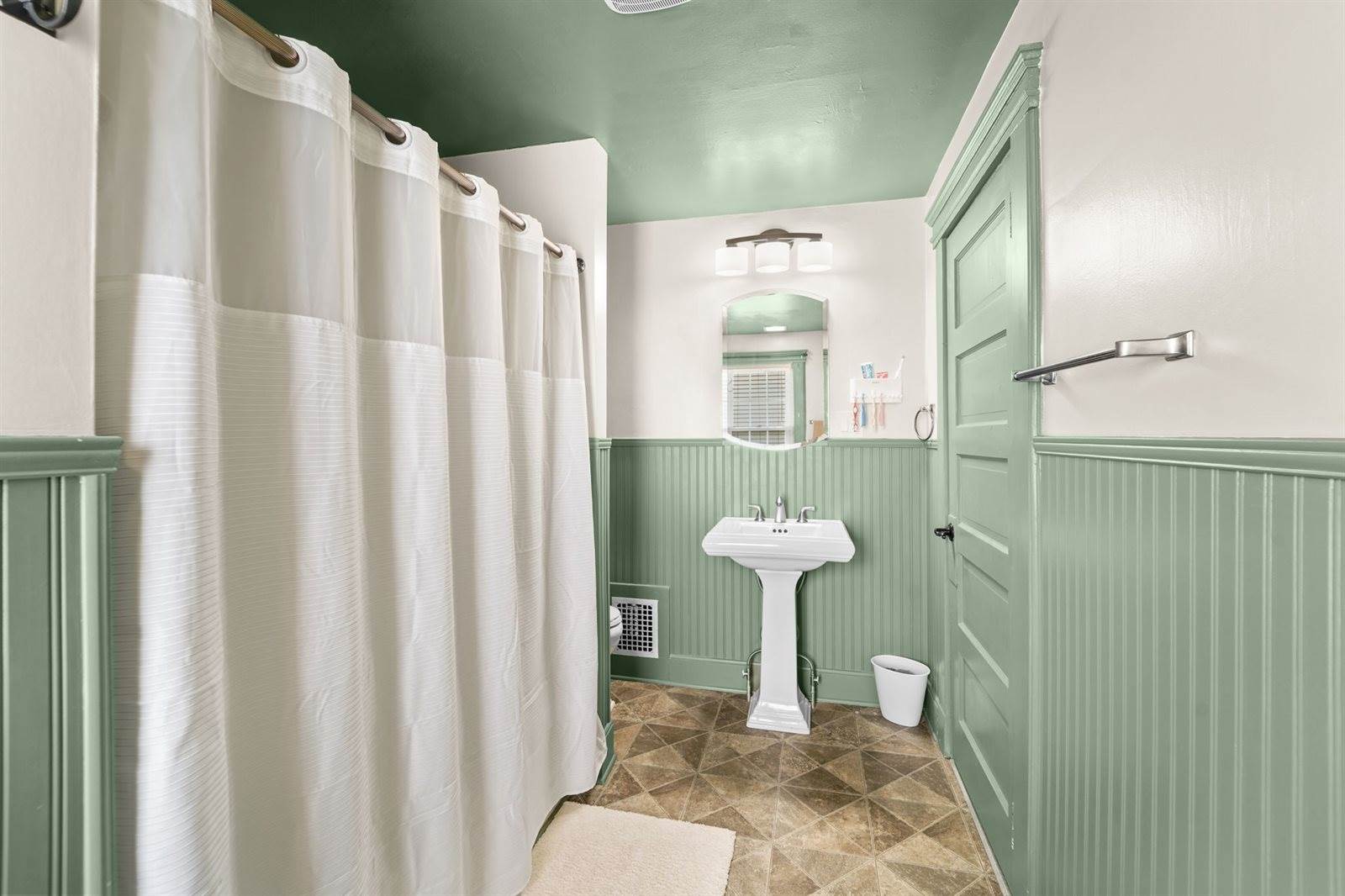 10 Kirkwood Avenue, Binghamton, NY 13901