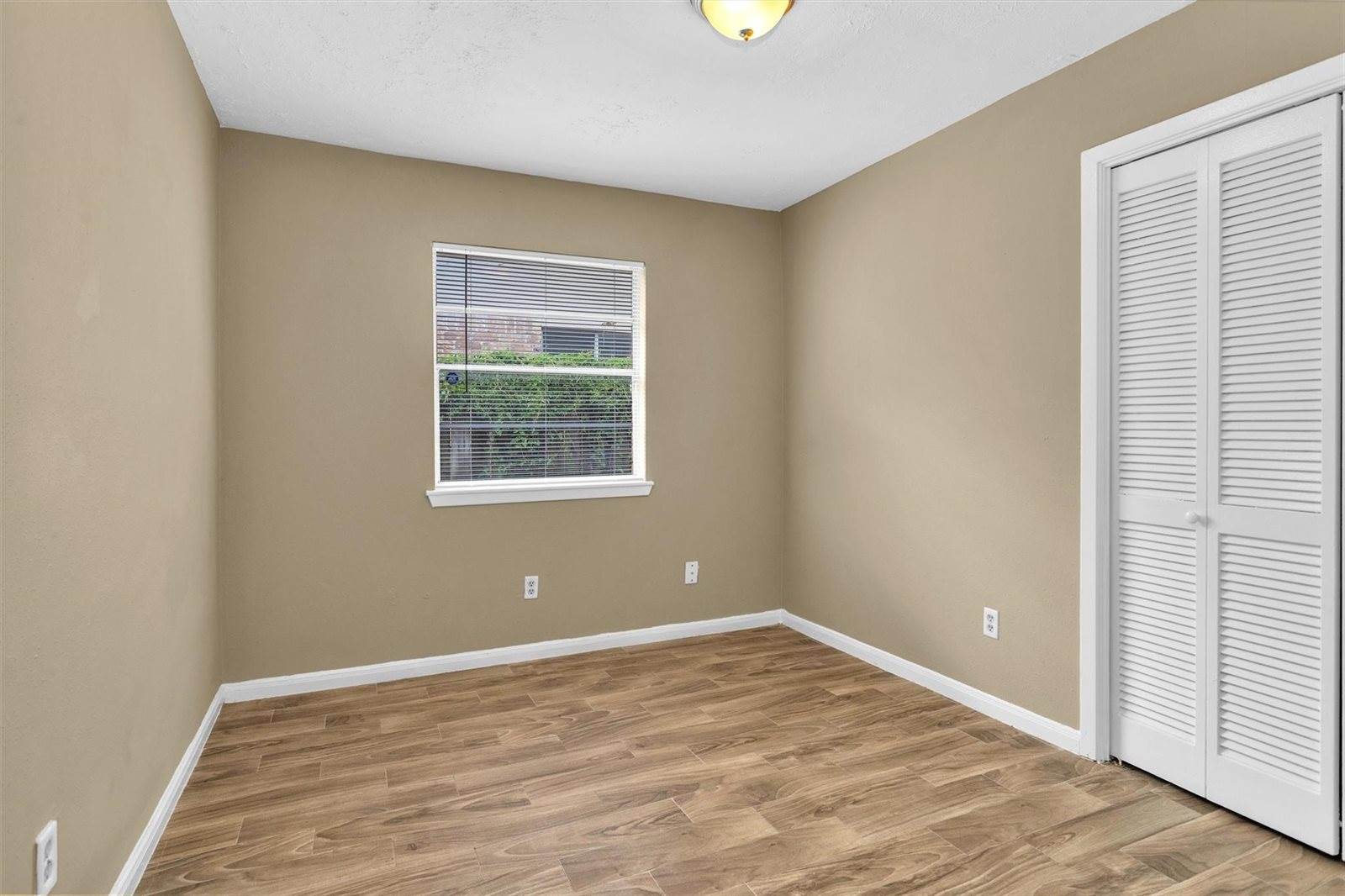 13818 Towne Way Drive, Sugar Land, TX 77498