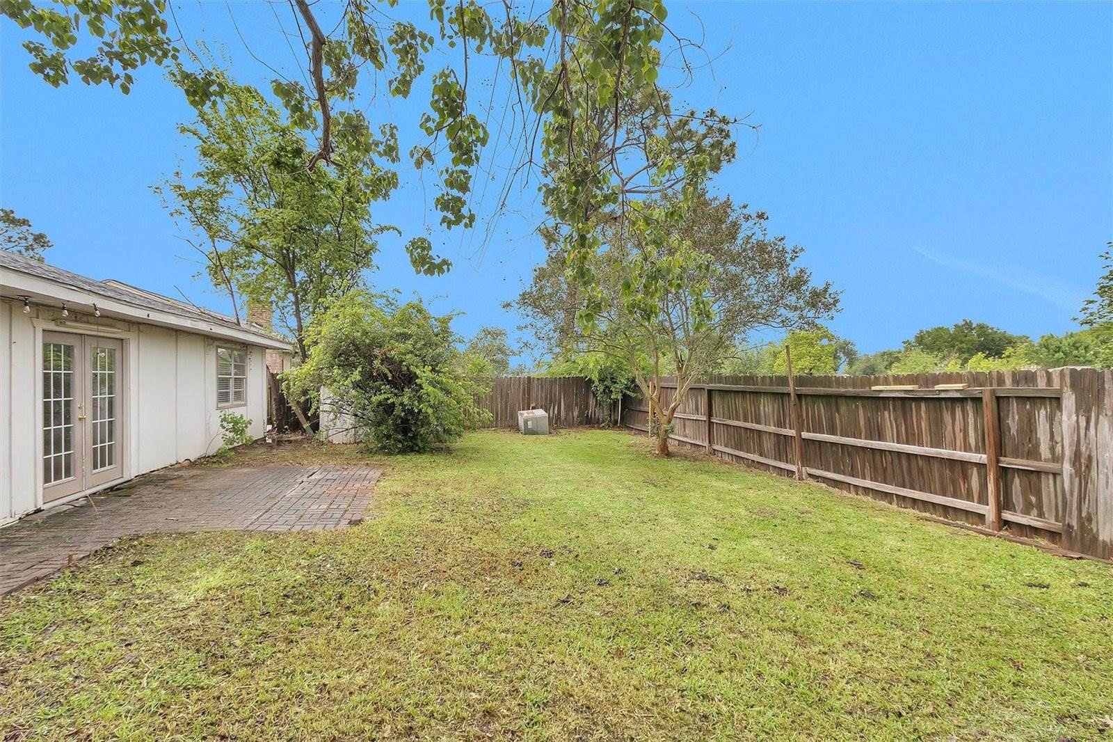 13818 Towne Way Drive, Sugar Land, TX 77498