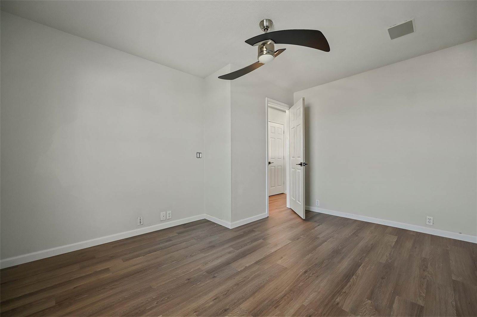 9718 Coyote Creek Drive, Houston, TX 77095