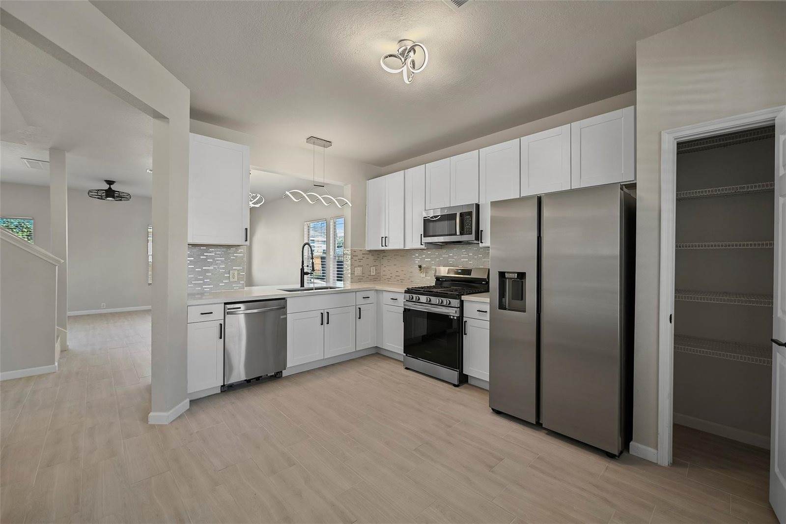 9718 Coyote Creek Drive, Houston, TX 77095