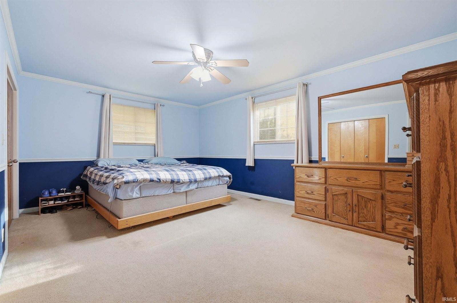 300 N Bayberry Lane, Muncie, IN 47304