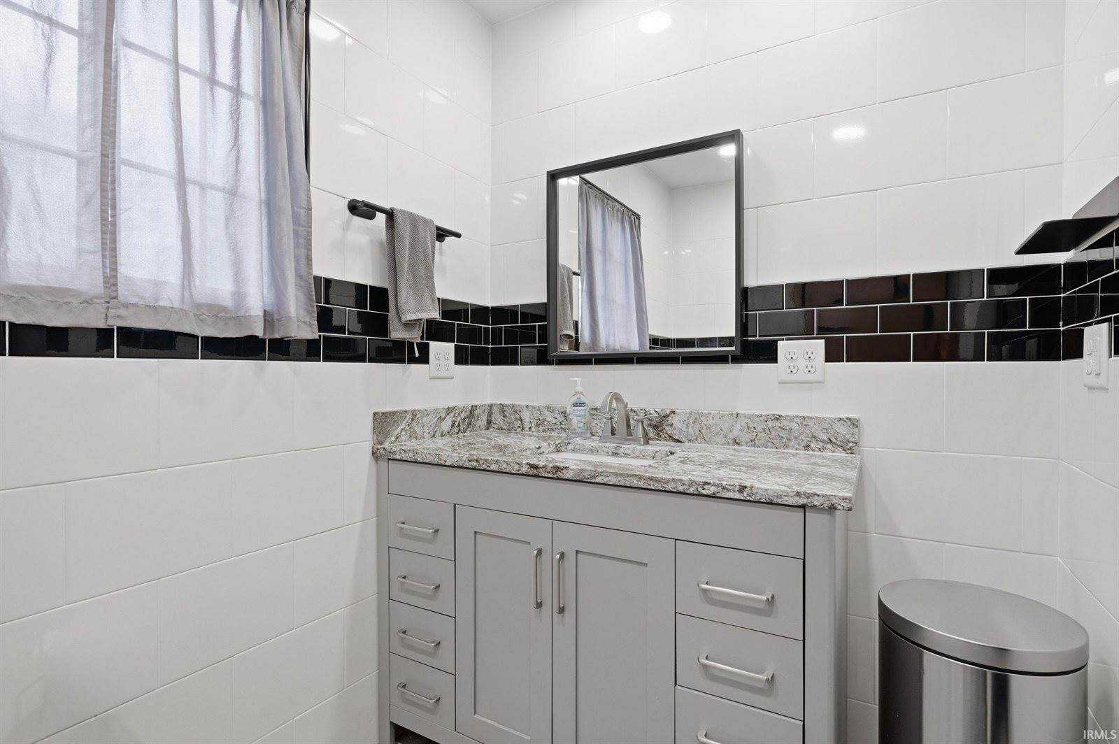 300 N Bayberry Lane, Muncie, IN 47304