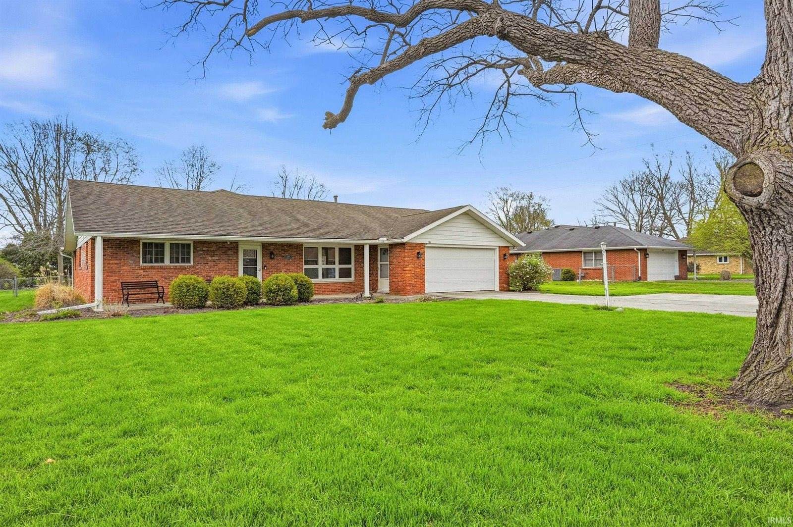 300 N Bayberry Lane, Muncie, IN 47304