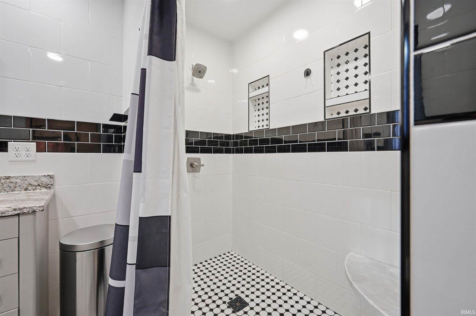 300 N Bayberry Lane, Muncie, IN 47304