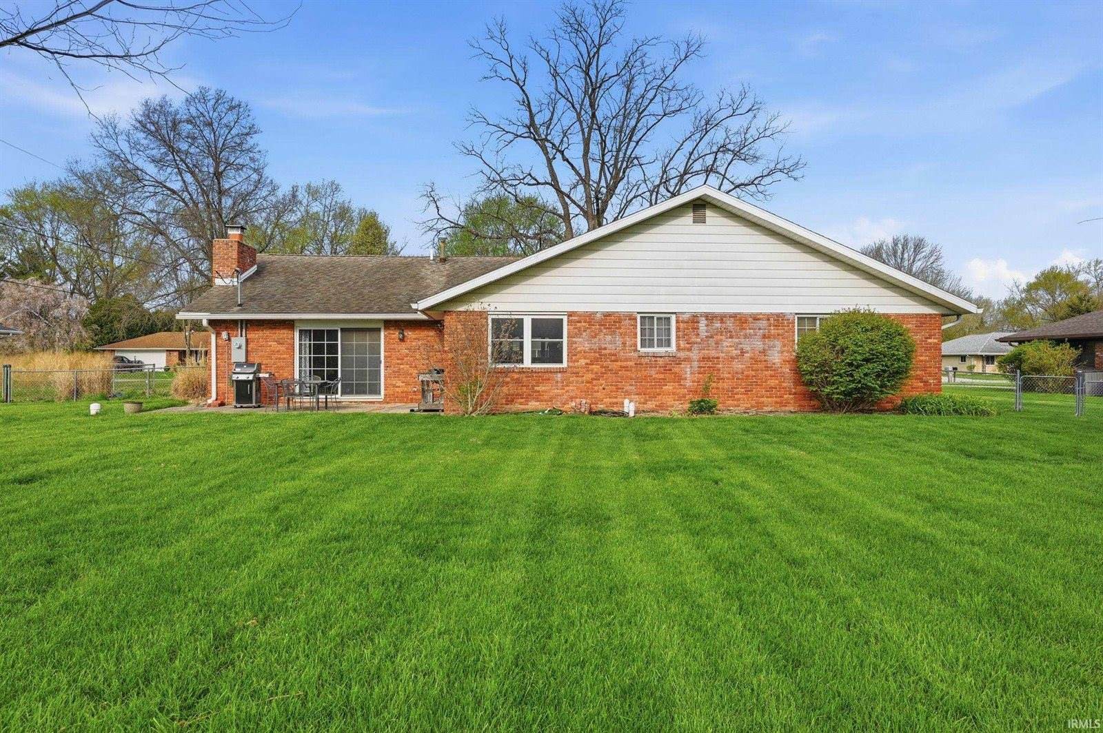 300 N Bayberry Lane, Muncie, IN 47304