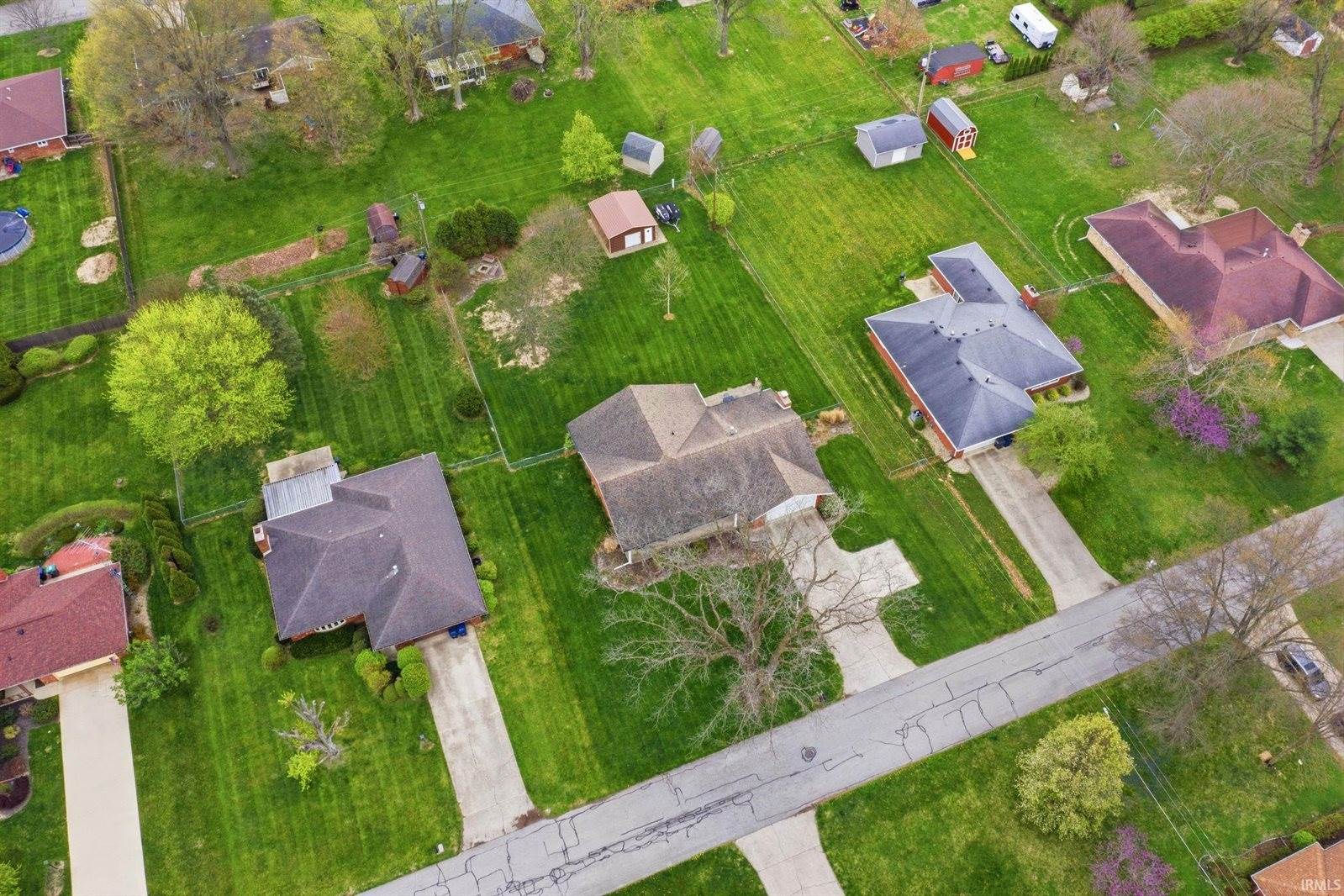 300 N Bayberry Lane, Muncie, IN 47304