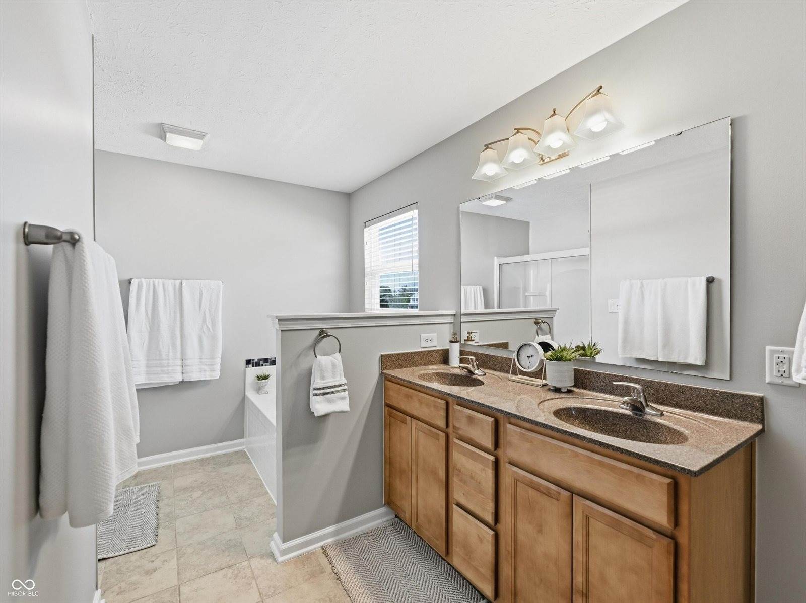 1080 Kelsneland Drive, Avon, IN 46123