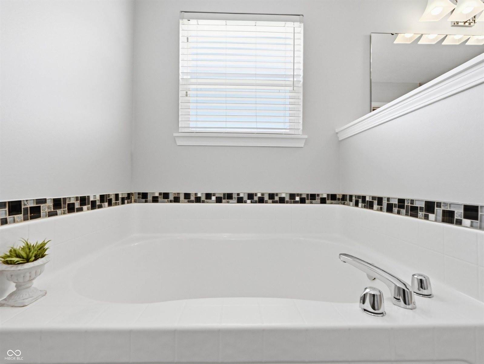 1080 Kelsneland Drive, Avon, IN 46123