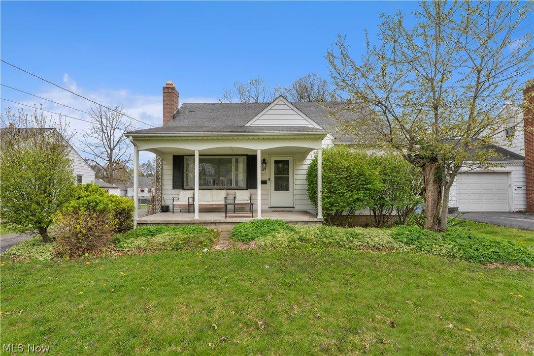 4649 Waseka Lane, Youngstown, OH 44512