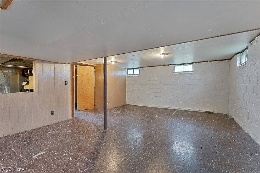 4649 Waseka Lane, Youngstown, OH 44512