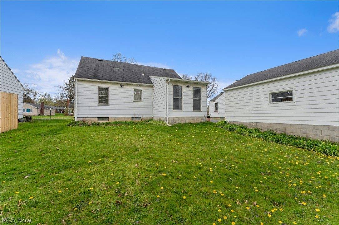 4649 Waseka Lane, Youngstown, OH 44512