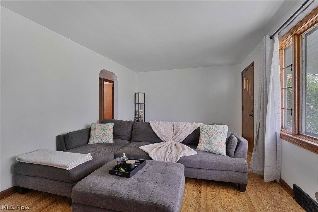 4649 Waseka Lane, Youngstown, OH 44512