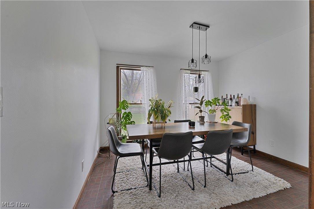 4649 Waseka Lane, Youngstown, OH 44512