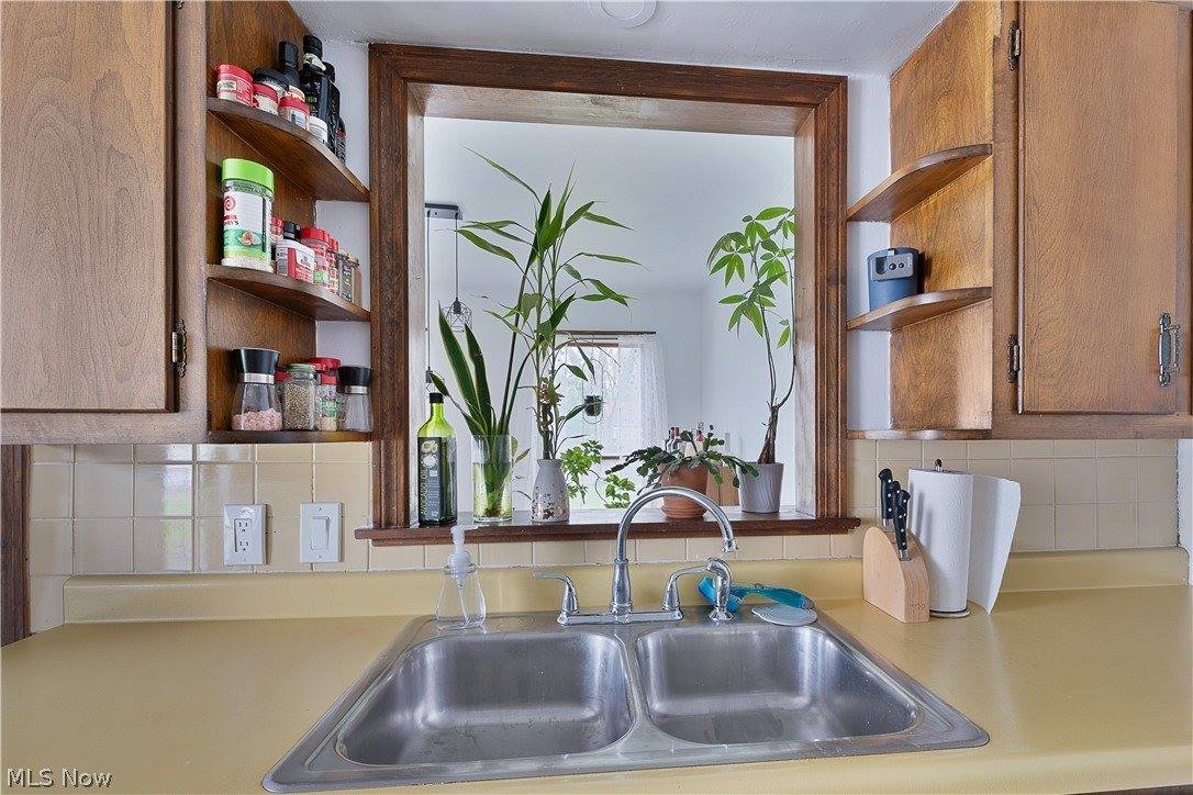 4649 Waseka Lane, Youngstown, OH 44512