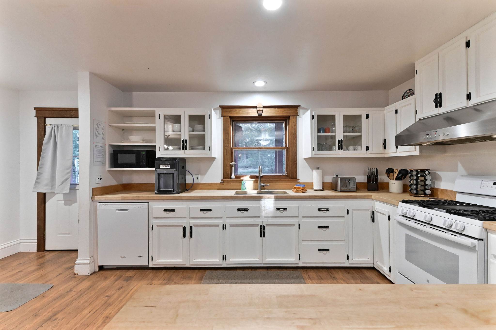 5276 Hwy 4, Hathaway Pines, CA 95233