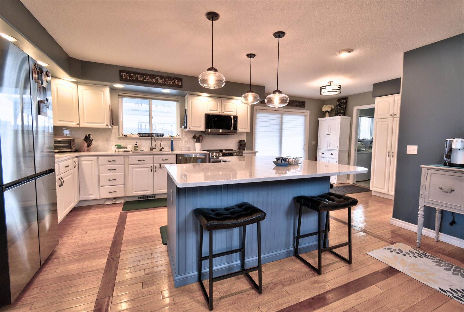 1291 South Queensway Drive, Lake Isabella, MI 48893